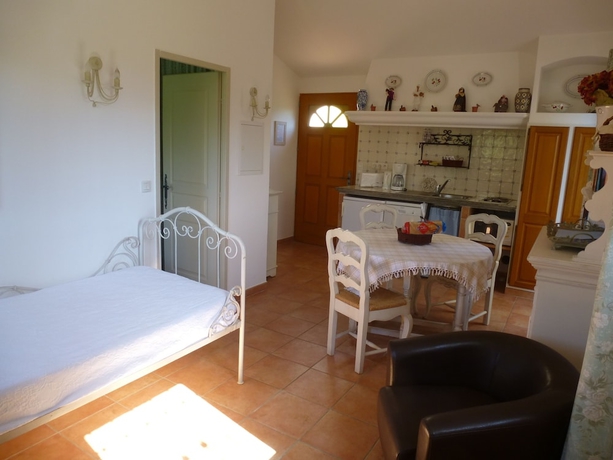 Imagen de la habitación del Hotel R&eacute;sidence A Merula. Foto 16