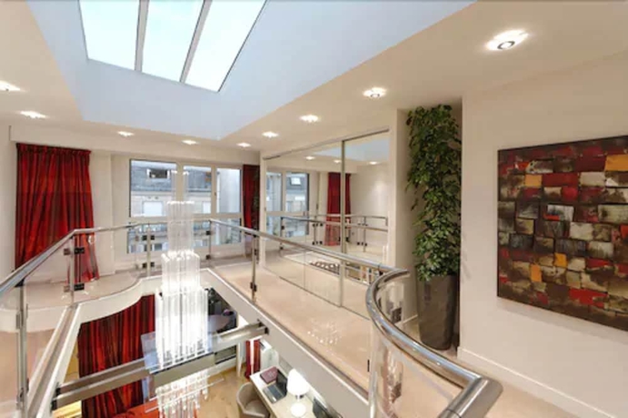 Imagen de la habitación del Hotel R&eacute;sidence Alma Marceau. Foto 9