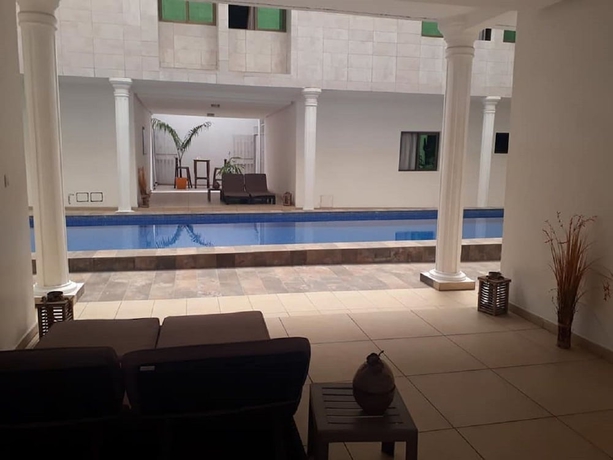 Imagen de la piscina del Hotel R&eacute;sidence Clean Apparts. Foto 13