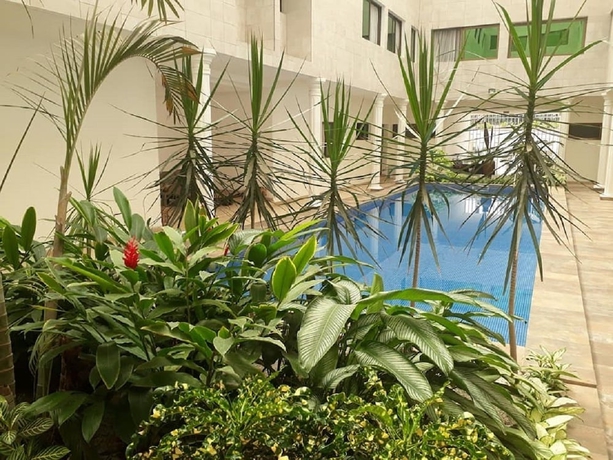 Imagen de la piscina del Hotel R&eacute;sidence Clean Apparts. Foto 14