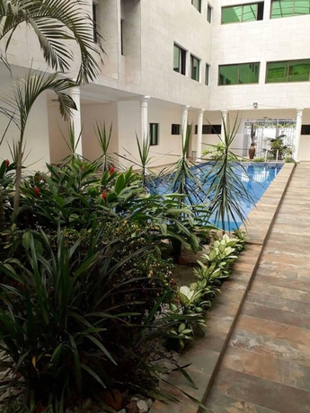 Imagen de la piscina del Hotel R&eacute;sidence Clean Apparts. Foto 19