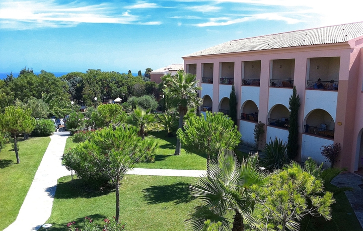 Imagen de los exteriores del Hotel R&eacute;sidence Club Odalys Sognu Di Mare. Foto 12