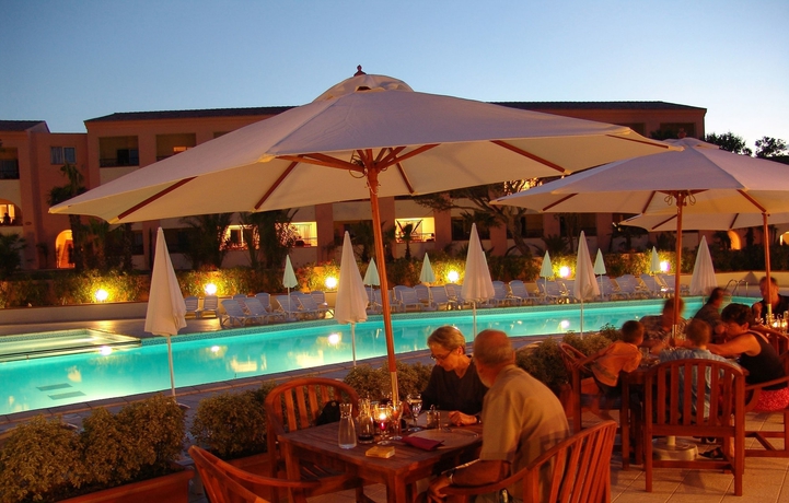 Imagen de los exteriores del Hotel R&eacute;sidence Club Odalys Sognu Di Mare. Foto 13