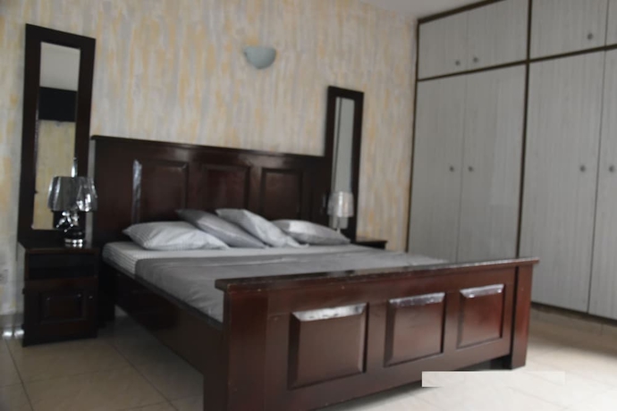 Imagen de la habitación del Hotel R&eacute;sidence Georges Colette Abidjan. Foto 4