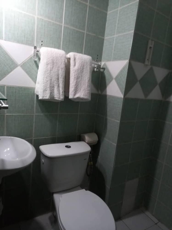 Imagen de la habitación del Hotel R&eacute;sidence Georges Colette Abidjan. Foto 12