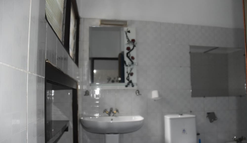 Imagen de la habitación del Hotel R&eacute;sidence Georges Colette Abidjan. Foto 13