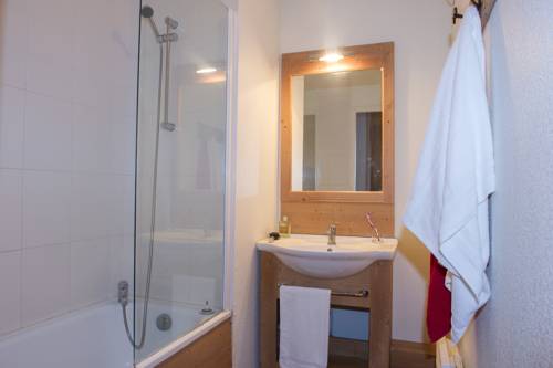 Imagen de la habitación del Hotel R&eacute;sidence Go&eacute;lia Le Balcon Des Neiges. Foto 6