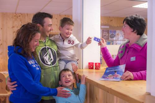 Imagen de la habitación del Hotel R&eacute;sidence Go&eacute;lia Le Balcon Des Neiges. Foto 7