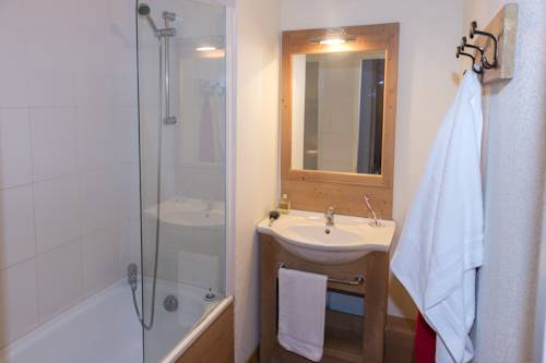 Imagen de la habitación del Hotel R&eacute;sidence Go&eacute;lia Le Balcon Des Neiges. Foto 15