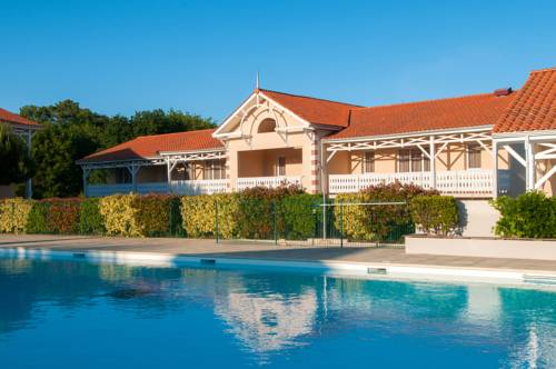 Imagen de la habitación del Hotel R&eacute;sidence Go&eacute;lia Le Cordouan. Foto 2
