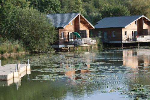 Imagen general del Hotel R&eacute;sidence Go&eacute;lia Les Cottages du Lac. Foto 2