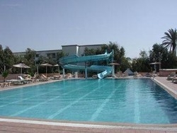 Imagen de la piscina del Hotel R&eacute;sidence Jamil. Foto 4