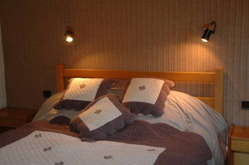 Imagen de la habitación del Hotel R&eacute;sidence La Cour. Foto 3
