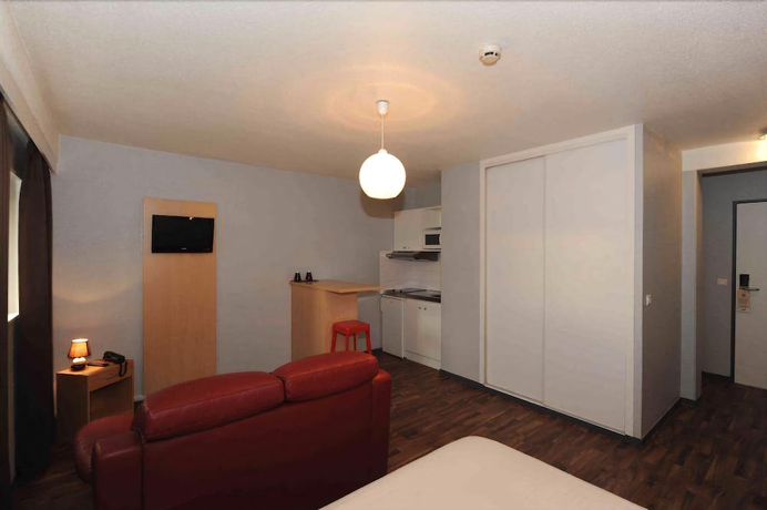 Imagen de la habitación del Hotel Résidence La Frégate, Le Havre. Foto 15