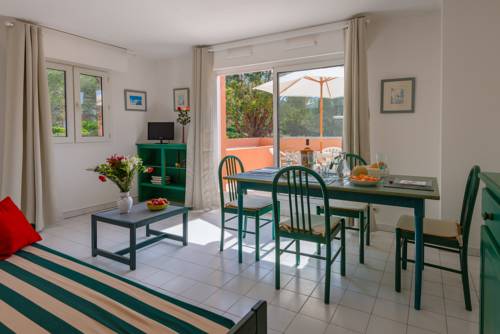 Imagen de la habitación del Hotel R&eacute;sidence Lagrange Vacances Le Domaine Des Grands Pins. Foto 6