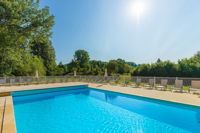 Imagen de la piscina del Hotel Résidence Lagrange Vacances Les Bastides De Lascaux. Foto 19