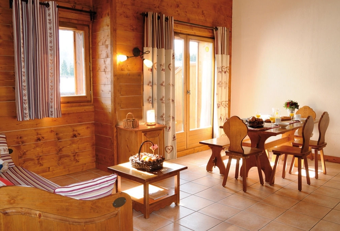 Imagen de los interiores del Hotel Résidence Lagrange Vacances Les Fermes De Samoëns. Foto 13