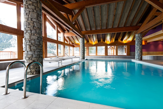 Imagen de la piscina del Hotel R&eacute;sidence Lagrange Vacances Les Hauts De La Vanoise. Foto 16
