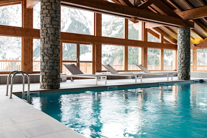 Imagen de la piscina del Hotel R&eacute;sidence Lagrange Vacances Les Hauts De La Vanoise. Foto 17