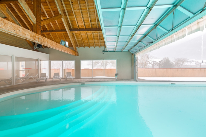 Imagen de la piscina del Hotel Résidence Lagrange Vacances Les Pics D'aran. Foto 9