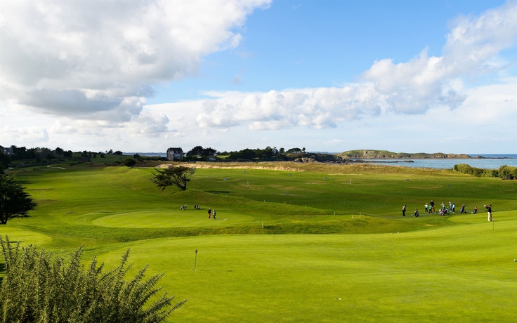 Imagen de los exteriores del Hotel R&eacute;sidence Lagrange Vacances Les Roches Douvres. Foto 2