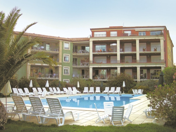 Imagen de la piscina del Hotel R&eacute;sidence Lagrange Vacances Port-marine. Foto 13