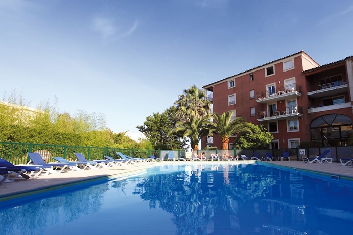 Imagen de la piscina del Hotel R&eacute;sidence Lagrange Vacances Port-marine. Foto 17