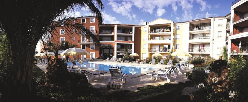 Imagen de la piscina del Hotel R&eacute;sidence Lagrange Vacances Port-marine. Foto 18