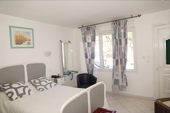 Imagen de la habitación del Hotel R&eacute;sidence Larroque. Foto 14