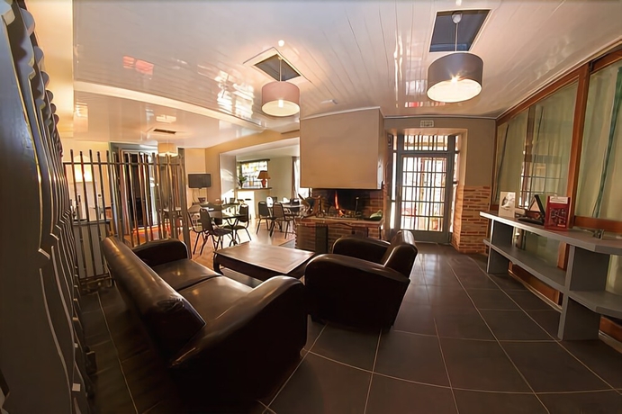 Imagen de los interiores del Hotel R&eacute;sidence Larroque. Foto 18