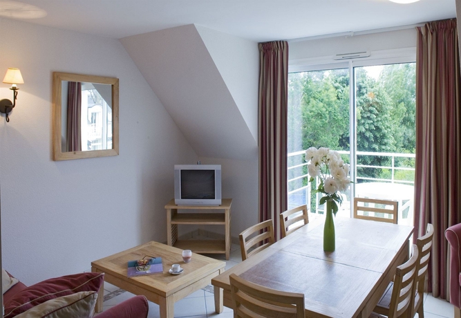 Imagen de los interiores del Hotel R&eacute;sidence Le Domaine Des Gl&eacute;nan. Foto 12