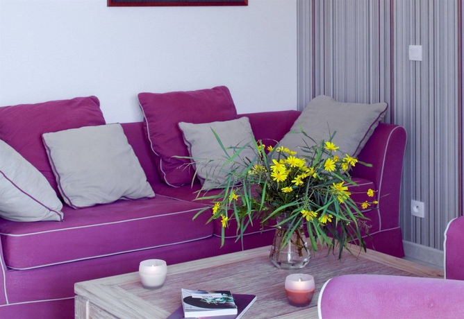 Imagen de los interiores del Hotel R&eacute;sidence Le Domaine Des Gl&eacute;nan. Foto 13