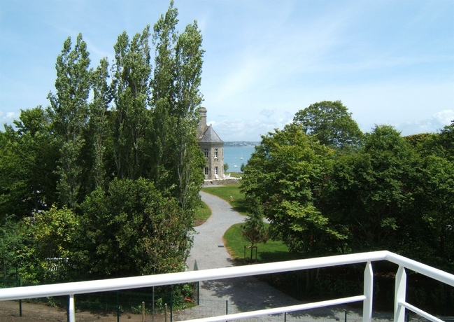 Imagen de los exteriores del Hotel R&eacute;sidence Le Domaine Des Gl&eacute;nan. Foto 11