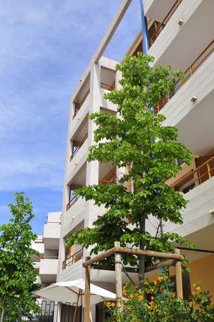 Imagen de los exteriores del Hotel R&eacute;sidence Le Virginia By Popinns. Foto 15