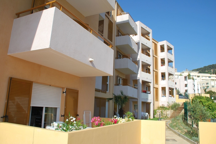 Imagen de los exteriores del Hotel R&eacute;sidence Le Virginia By Popinns. Foto 16