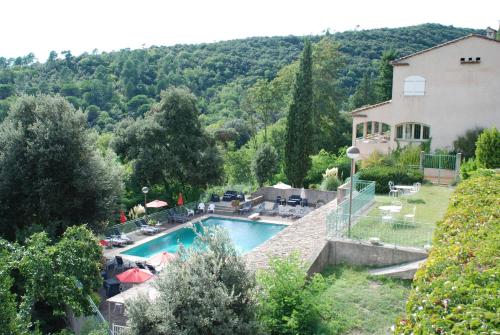 Imagen general del Hotel Résidence Les 3 Barbus. Foto 4