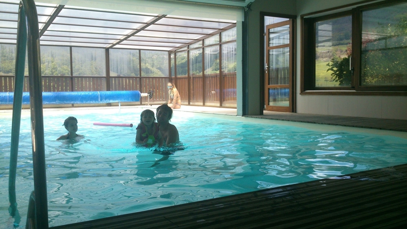Imagen de la piscina del Hotel Résidence Les Balcons de la Neste. Foto 10