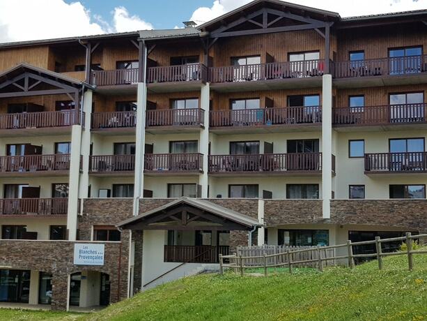 Imagen general del Hotel R&eacute;sidence Les Blanches Proven&ccedil;ales. Foto 2