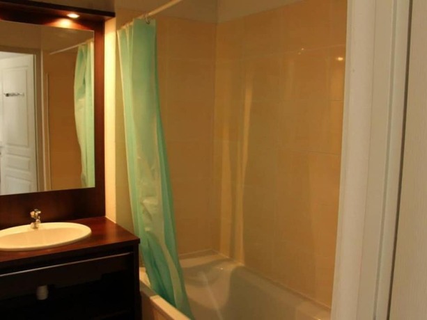 Imagen de la habitación del Hotel R&eacute;sidence Les Blanches Proven&ccedil;ales. Foto 17