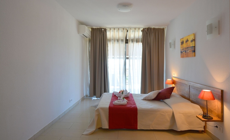 Imagen de la habitación del Hotel Résidence Les Calanques. Foto 9