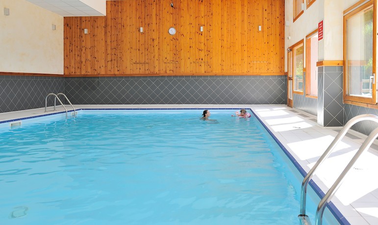 Imagen de la piscina del Hotel R&eacute;sidence Les Hauts De Valmeinier. Foto 20