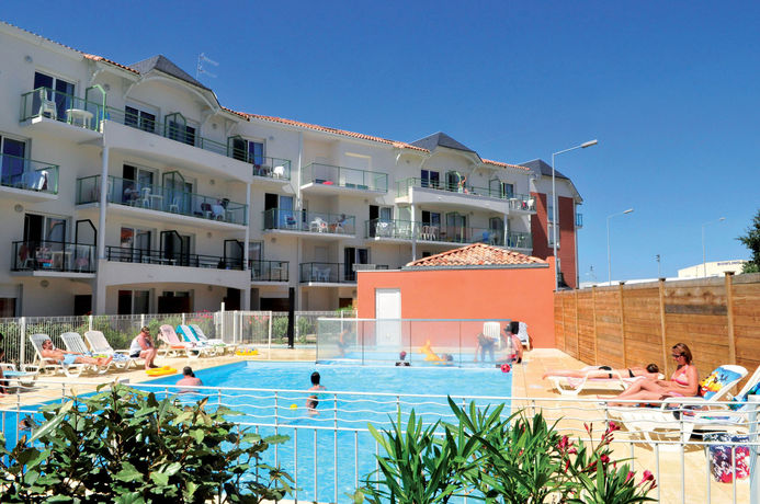 Imagen de los exteriores del Hotel R&eacute;sidence Les Jardins De L'amiraut&eacute; - Vacanc&eacute;ole. Foto 10