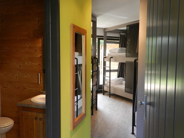 Imagen de la habitación del Hotel R&eacute;sidence Les Thermes C&ocirc;t&eacute; Chalet. Foto 9