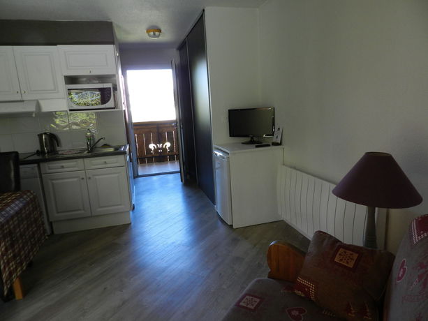 Imagen de los exteriores del Hotel R&eacute;sidence Les Thermes C&ocirc;t&eacute; Chalet. Foto 14