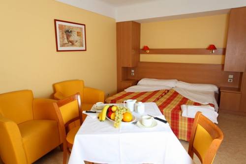 Imagen de la habitación del Hotel R&eacute;sidence L'oliveraie. Foto 4