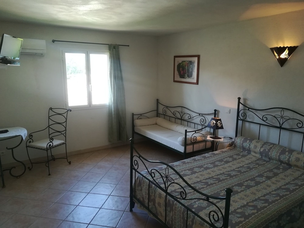 Imagen de la habitación del Hotel R&eacute;sidence Marina Di A Testa. Foto 12