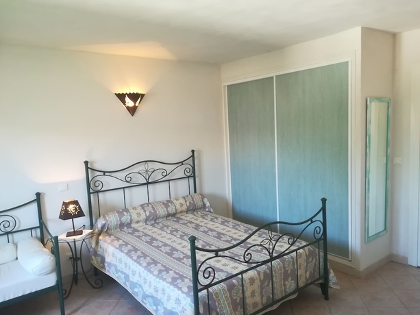 Imagen de la habitación del Hotel R&eacute;sidence Marina Di A Testa. Foto 13