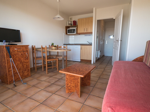 Imagen de los interiores del Hotel R&eacute;sidence Mer & Golf Soko-Eder. Foto 8