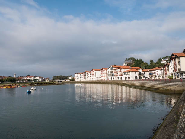 Imagen de los exteriores del Hotel R&eacute;sidence Mer & Golf Soko-Eder. Foto 7