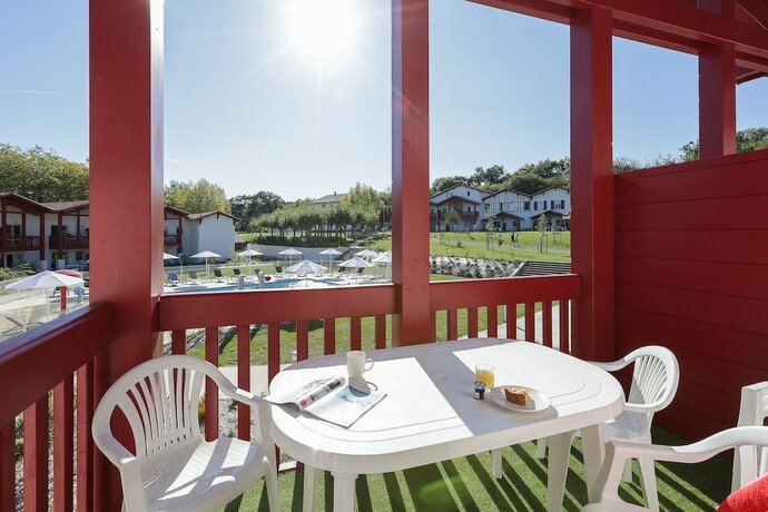 Imagen general del Hotel Résidence Nemea Le Domaine D'uhaina. Foto 5